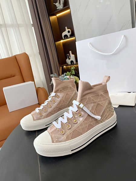 spring and summer casual shoes mesh fabric low-breathable lace-up sports decorated with rattan check pattern shoess trend, Black
spring and summer casual shoes mesh fabric low-breathable lace-up sports decorated with rattan check pattern shoess trend, Black