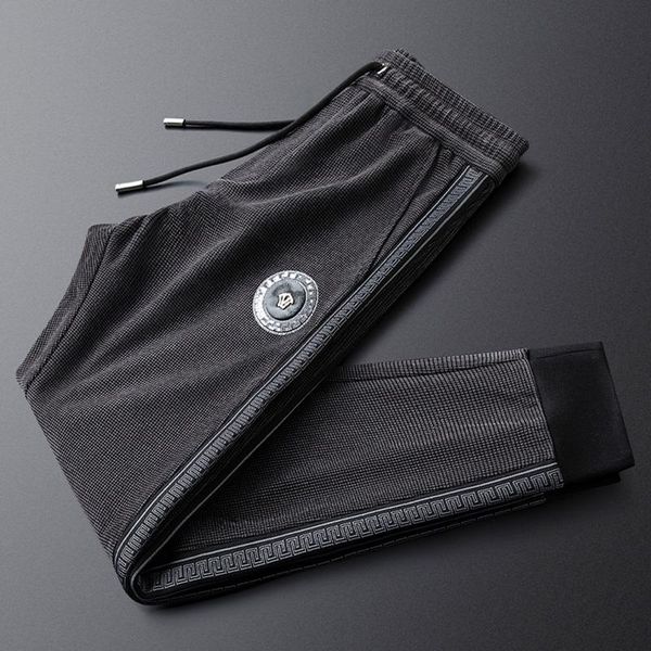 men's pants light luxury autumn and winter comfortable casual sports footwear leather badge knitted fashion, Black
men's pants light luxury autumn and winter comfortable casual sports footwear leather badge knitted fashion, Black