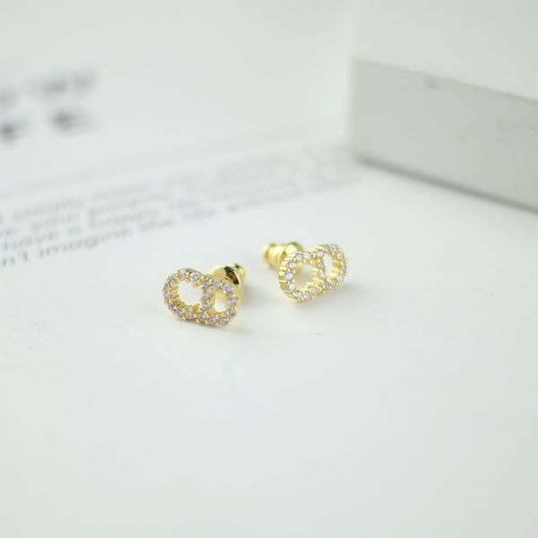 2021 new designer silver needle letter inlaid with stone full diamond earrings high version earrings female, Golden
2021 new designer silver needle letter inlaid with stone full diamond earrings high version earrings female, Golden