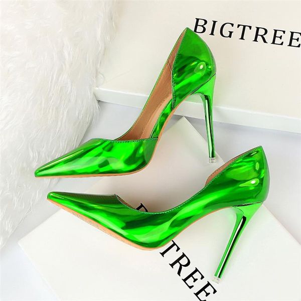 dress shoes 2021 women fetish .5cm high heels female bridal pumps lady scarpins blue green sliver gold patent leather big size, Black
dress shoes 2021 women fetish .5cm high heels female bridal pumps lady scarpins blue green sliver gold patent leather big size, Black