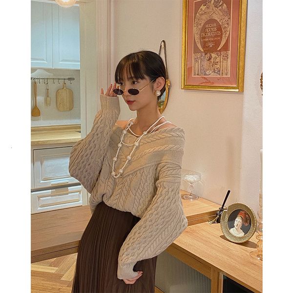 women's sweaters new autumn and winter women's wear, pure color temperament, fashionable one-word collar, lazy style loose pullove, White;black
women's sweaters new autumn and winter women's wear, pure color temperament, fashionable one-word collar, lazy style loose pullove, White;black