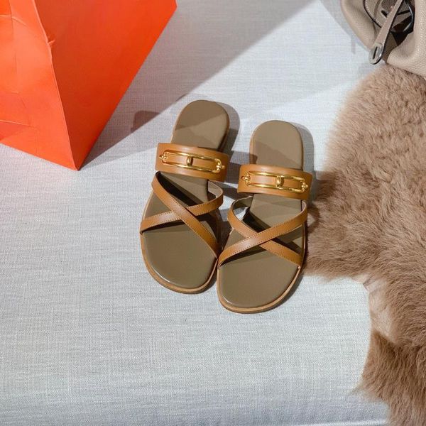leather slippers for women spring 2021 casual multi-match sandals for summer wear flat flat with low heels in solid color beach, Black
leather slippers for women spring 2021 casual multi-match sandals for summer wear flat flat with low heels in solid color beach, Black
