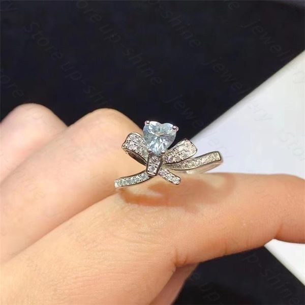 cluster rings style 925 silver ring, inlaid with natural aquamarine women's beautiful and temperament, Golden;silver
cluster rings style 925 silver ring, inlaid with natural aquamarine women's beautiful and temperament, Golden;silver