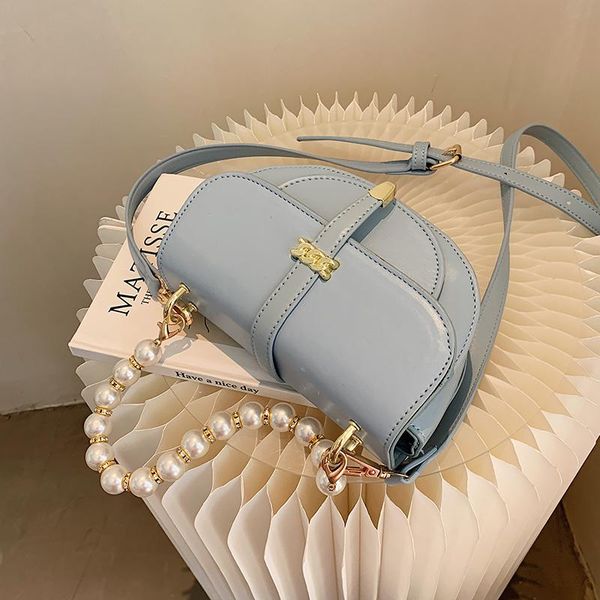 evening bags niche design bag 2021 fashion high-end messenger female versatile handbag saddle shoulder width: 17.5cm
evening bags niche design bag 2021 fashion high-end messenger female versatile handbag saddle shoulder width: 17.5cm