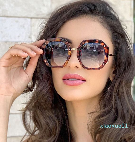 luxury- 2021 new fashion retro luxury sunglasses men women wide alloy frame optical lens good for eyes nose pad, White;black
luxury- 2021 new fashion retro luxury sunglasses men women wide alloy frame optical lens good for eyes nose pad, White;black