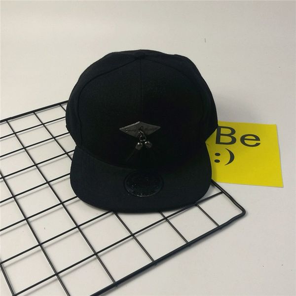 spring and summer flat brim baseball hat female version 100 outdoor hip hop hat male, Black;white
spring and summer flat brim baseball hat female version 100 outdoor hip hop hat male, Black;white