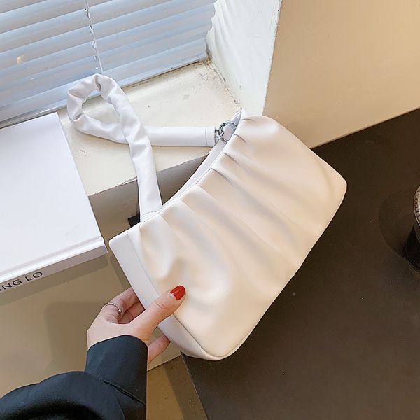 niche design high-end handbags all-match 2021 new fold messenger bag square bag cloud bag underarm shoulder width 25cm
niche design high-end handbags all-match 2021 new fold messenger bag square bag cloud bag underarm shoulder width 25cm