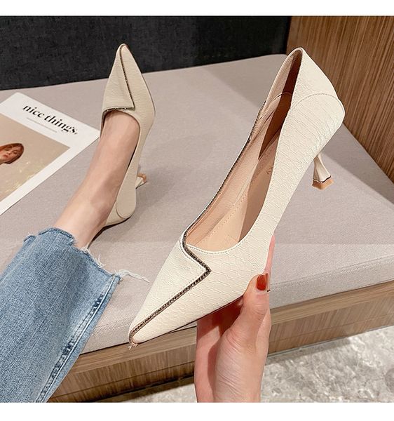 luxury shoes middle pointed thin high-heeled women's 2021 autumn and winter fairy style guangzhou single sho 666-121, Black
luxury shoes middle pointed thin high-heeled women's 2021 autumn and winter fairy style guangzhou single sho 666-121, Black