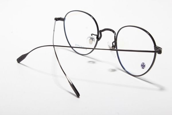 crowe pure titanium round heart female korean full nearsighted glasses frame male, White;black
crowe pure titanium round heart female korean full nearsighted glasses frame male, White;black
