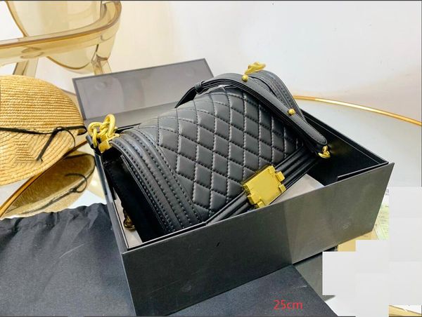 the new womens plaid shoulder bagmessenger handbags shoulder bag for women classic bags fashion chest chain tote
the new womens plaid shoulder bagmessenger handbags shoulder bag for women classic bags fashion chest chain tote