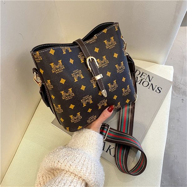 purse bucket bag new spring and summer pu women's fashion printed single shoulder messenger bags
purse bucket bag new spring and summer pu women's fashion printed single shoulder messenger bags