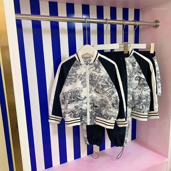 clothing sets brand design children's wear 2021 autumn winter british boys and girls' windbreaker set brother sister pants skirt 2, White
clothing sets brand design children's wear 2021 autumn winter british boys and girls' windbreaker set brother sister pants skirt 2, White