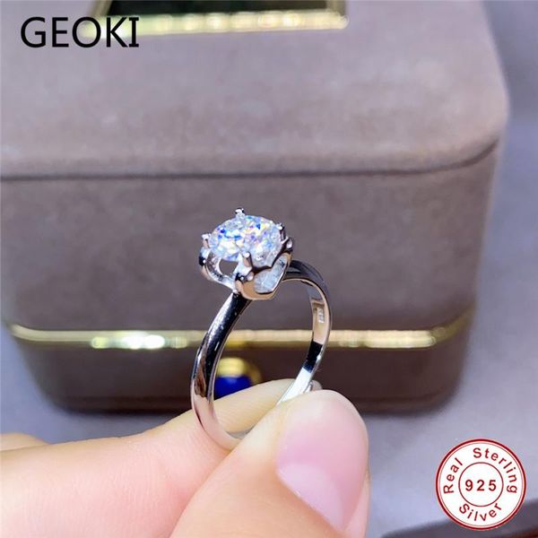cluster rings geoki passed diamond test 1 ct d color vvs1 moissanite 4 prong cow ring 925 sterling silver wedding women luxury jewelry, Golden;silver
cluster rings geoki passed diamond test 1 ct d color vvs1 moissanite 4 prong cow ring 925 sterling silver wedding women luxury jewelry, Golden;silver