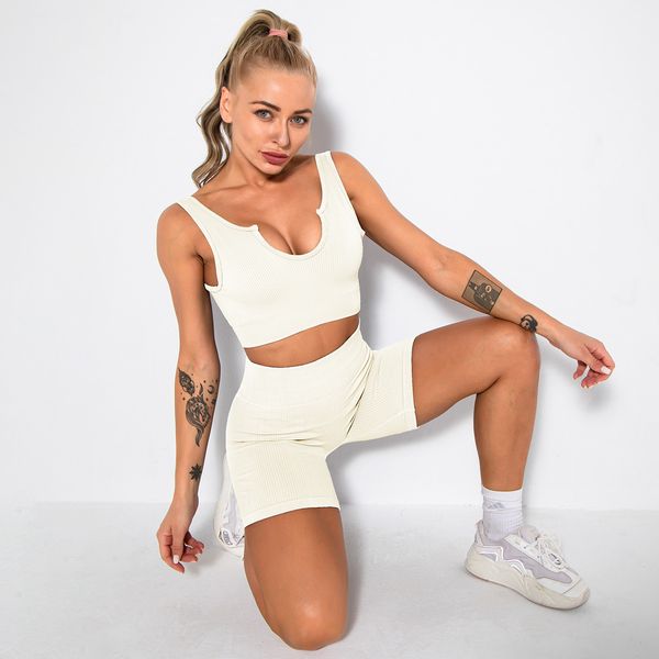 2021 european and american seamless knitting sports short sleeve shorts bra yoga clothes fitness pants set women 50, White;red
2021 european and american seamless knitting sports short sleeve shorts bra yoga clothes fitness pants set women 50, White;red