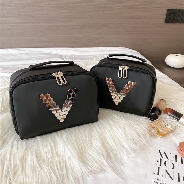 cosmetic bag travel portable simple fashion large capacity solid color waterproof pu wash cosmetics storage
cosmetic bag travel portable simple fashion large capacity solid color waterproof pu wash cosmetics storage
