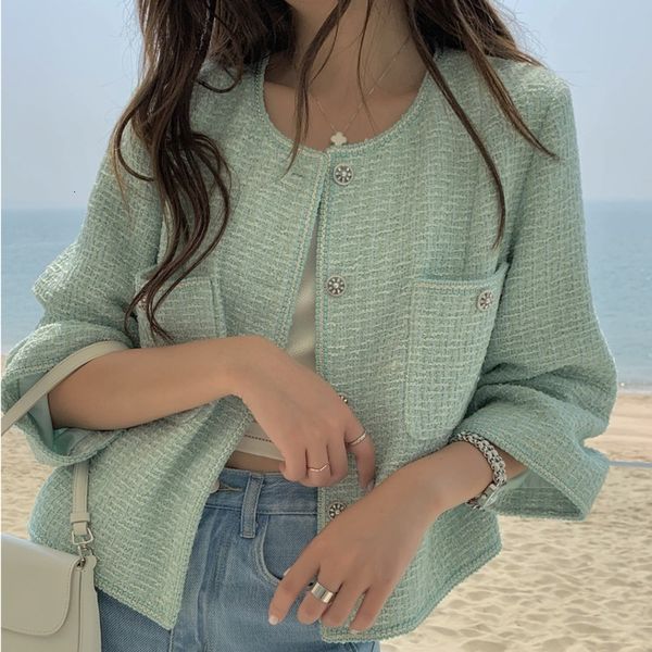 women's jackets 2021 summer streetwear women vintage tweed short coat ladies crop casual woolen jacket female single-breasted, Black;brown 
women's jackets 2021 summer streetwear women vintage tweed short coat ladies crop casual woolen jacket female single-breasted, Black;brown