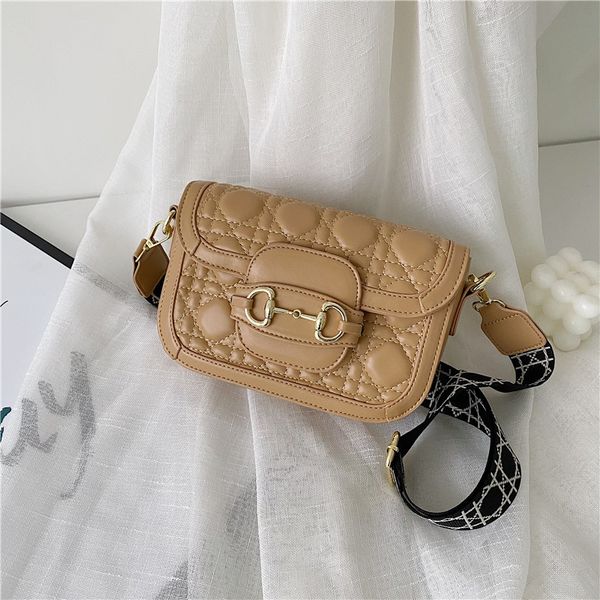 luxury handbags 2021 summer new fashion simple single shoulder oblique cross women's solid color saddle street trend small square bag
luxury handbags 2021 summer new fashion simple single shoulder oblique cross women's solid color saddle street trend small square bag