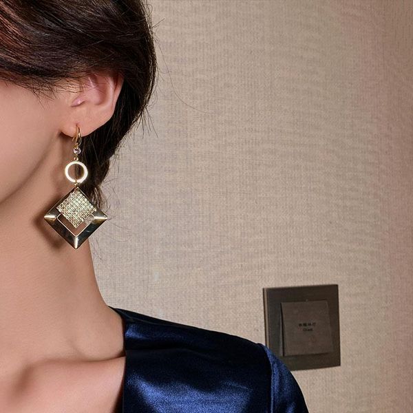 hoop & huggie light luxury shuangling-shaped pendant earrings for women normcore style special-interest design ear hook exquisite fashion, Golden;silver
hoop & huggie light luxury shuangling-shaped pendant earrings for women normcore style special-interest design ear hook exquisite fashion, Golden;silver