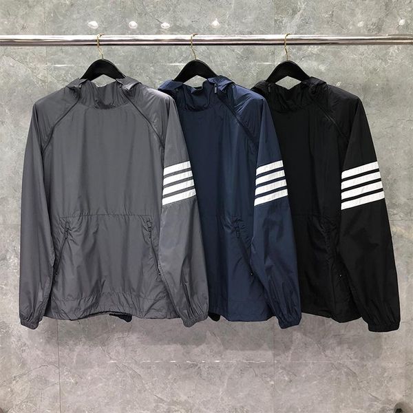 men's jackets 2021 fashion brand jacket men striped solid loose spring autumn sports coats pullover thin casual hooded, Black;brown
men's jackets 2021 fashion brand jacket men striped solid loose spring autumn sports coats pullover thin casual hooded, Black;brown