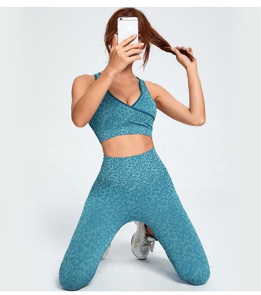 yoga outfit seamless sport set women female 2pcs two piece long sleeve leggings wear ftines suit sportwear workout gym leopard
yoga outfit seamless sport set women female 2pcs two piece long sleeve leggings wear ftines suit sportwear workout gym leopard