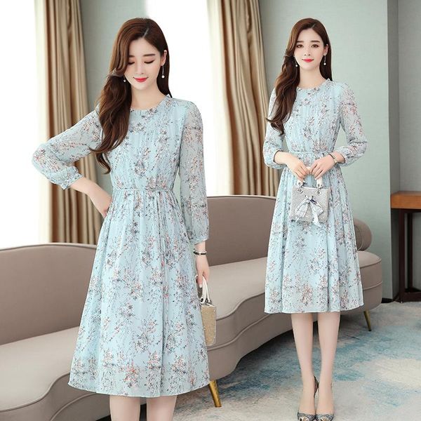 casual dresses 2021 vintage female blue floral chiffon midi autumn winter plus size print long sleeve dress elegant women party vestido, Black;gray
casual dresses 2021 vintage female blue floral chiffon midi autumn winter plus size print long sleeve dress elegant women party vestido, Black;gray