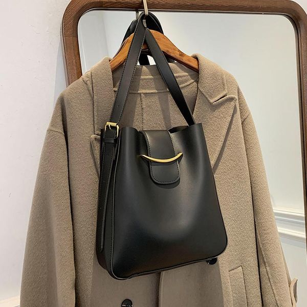 cross body pu leather women's large capacity 2021 one-shoulder bucket bag messenger designer bags
cross body pu leather women's large capacity 2021 one-shoulder bucket bag messenger designer bags