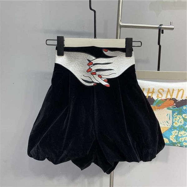 women's shorts 2022 autumn black retro velvet lantern women fashion hand embroidery design high waist streetwear gb936, White;black
women's shorts 2022 autumn black retro velvet lantern women fashion hand embroidery design high waist streetwear gb936, White;black