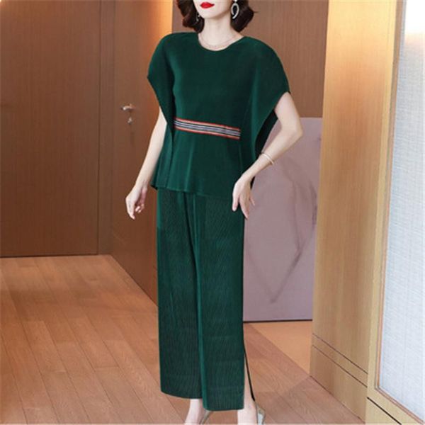 women's tracksuits net red miyake fold suit spring 2021 female loose large size fat mm covering belly casual fashion two-piece clothing, Gray
women's tracksuits net red miyake fold suit spring 2021 female loose large size fat mm covering belly casual fashion two-piece clothing, Gray