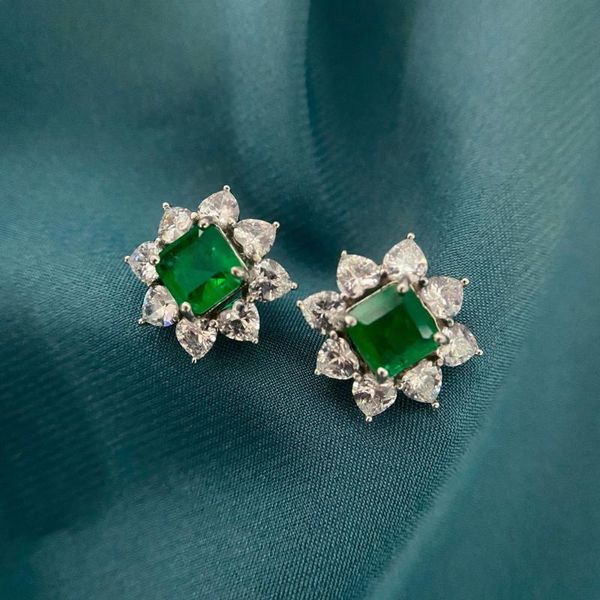silver 925 vintage jewelry 2021 new emerald women jade wedding gemstone with mosang diamond popular earrings
silver 925 vintage jewelry 2021 new emerald women jade wedding gemstone with mosang diamond popular earrings