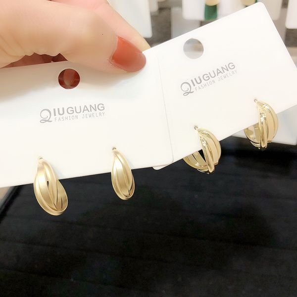 2021 designers women's earringsneedle 925 silver cold wind metal c-type han chao cross twisted irregular femininity bai da, Golden
2021 designers women's earringsneedle 925 silver cold wind metal c-type han chao cross twisted irregular femininity bai da, Golden
