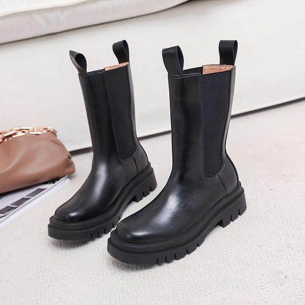 women autumn boots plus szie black 2021 new fashion slip on low heel round toe female casual boots
women autumn boots plus szie black 2021 new fashion slip on low heel round toe female casual boots
