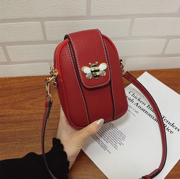 wholesale brand women shoulder bag street fashions leather handbag personality mini fashion mobile phone bags thread butterfly pearl storage, Red;black
wholesale brand women shoulder bag street fashions leather handbag personality mini fashion mobile phone bags thread butterfly pearl storage, Red;black