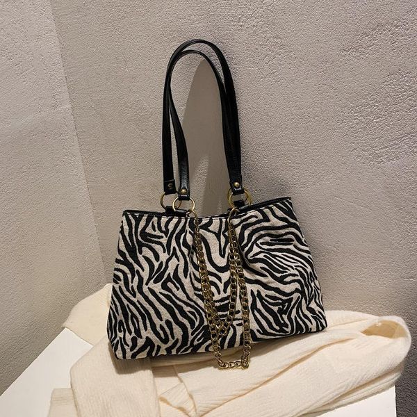 evening bags bag for women fashion 2021 simple leisure portable large capacity single shoulder
evening bags bag for women fashion 2021 simple leisure portable large capacity single shoulder