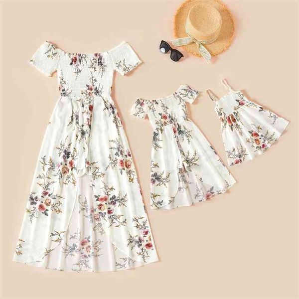 summer floral print white matching maxi romper dresses for mommy and me 210528, Blue
summer floral print white matching maxi romper dresses for mommy and me 210528, Blue