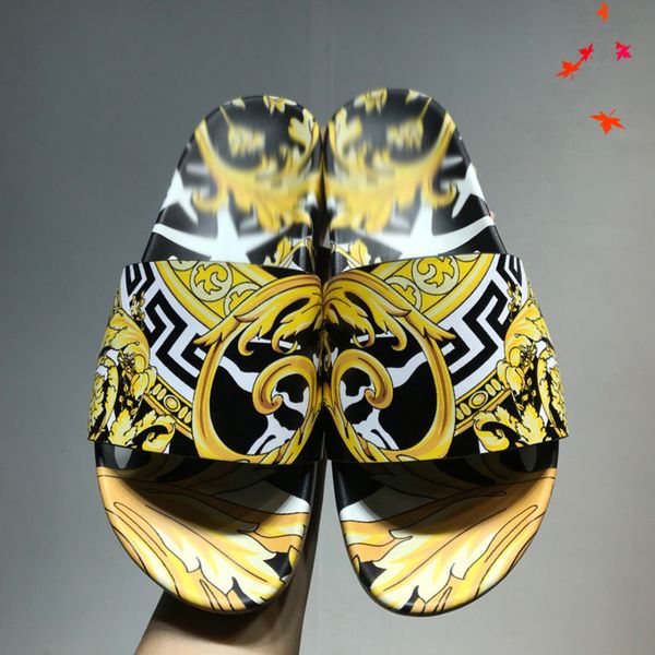 luxurys men slippers designer rubber slides sandal mens designers flat fashion shoes beach flip flops flower with box size 39-45 -g363, Black
luxurys men slippers designer rubber slides sandal mens designers flat fashion shoes beach flip flops flower with box size 39-45 -g363, Black