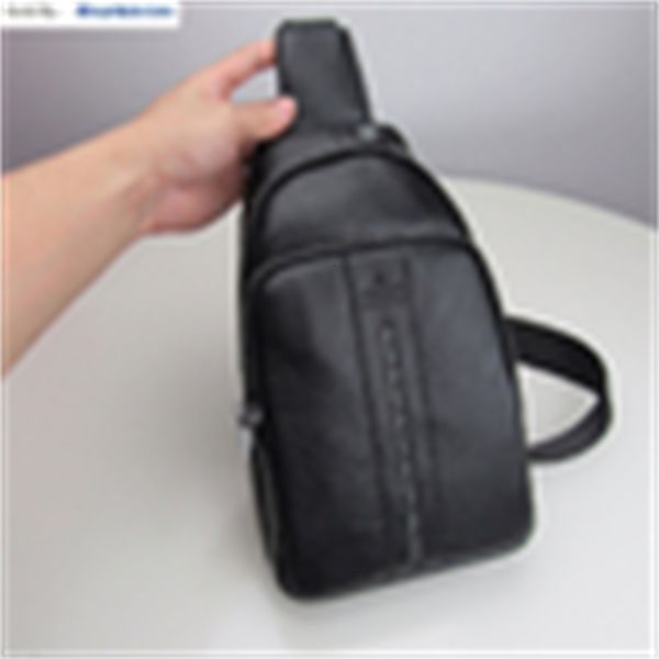 iconic brand designer luxury f140 214 classic cross wild leather chest body bag men handbags messenger bags bags totes
iconic brand designer luxury f140 214 classic cross wild leather chest body bag men handbags messenger bags bags totes