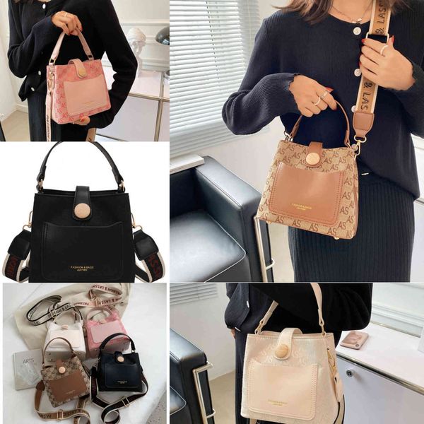 design small bag women's new fashion wide shoulder messenger bag versatile style sling shoulder bucket purses outlet
design small bag women's new fashion wide shoulder messenger bag versatile style sling shoulder bucket purses outlet