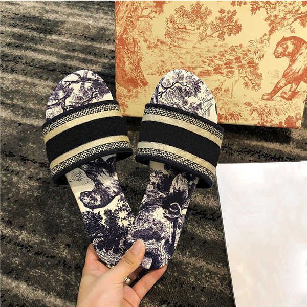luxurys shoes women sandals slippers paris embroidery sandal floral brocade flip flops striped beach genuine leather dazzle flowers slipper, Black
luxurys shoes women sandals slippers paris embroidery sandal floral brocade flip flops striped beach genuine leather dazzle flowers slipper, Black