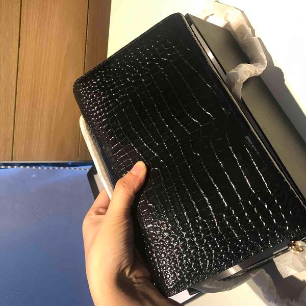 2021 new high end customized brand luxury handbag chain messenger women's bag caviar y leather kate crocodile grainjtpg
2021 new high end customized brand luxury handbag chain messenger women's bag caviar y leather kate crocodile grainjtpg