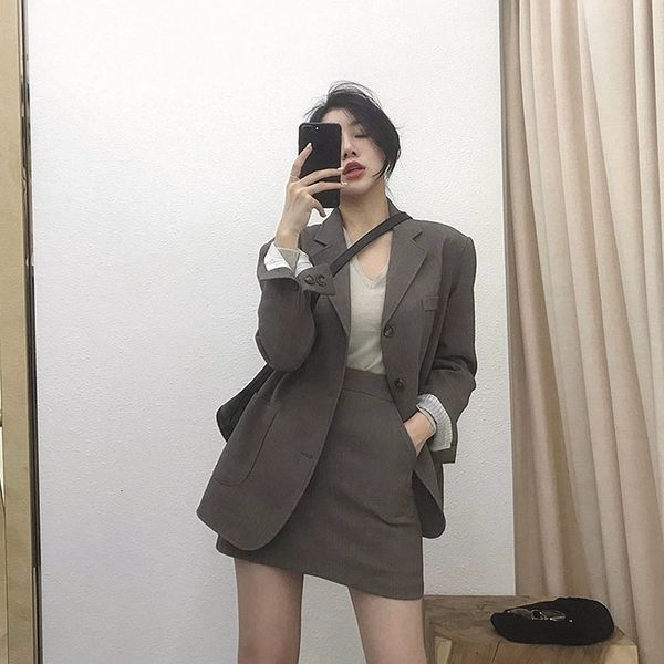2021 new female vintage autumn notched collar plaid women blazer breasted jacket casual pockets womens coat blazers suits o5ll, Gray
2021 new female vintage autumn notched collar plaid women blazer breasted jacket casual pockets womens coat blazers suits o5ll, Gray