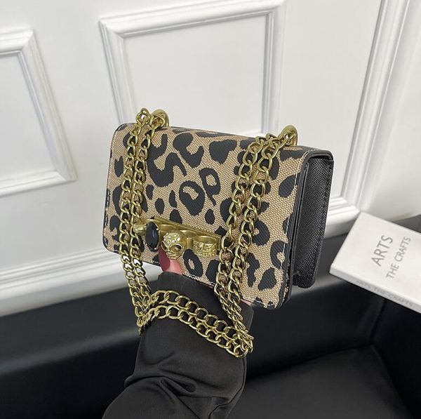 wholesale women leather shoulder bag street personality diamond finger clutch elegant polka dot printed handbags european and american popul
wholesale women leather shoulder bag street personality diamond finger clutch elegant polka dot printed handbags european and american popul