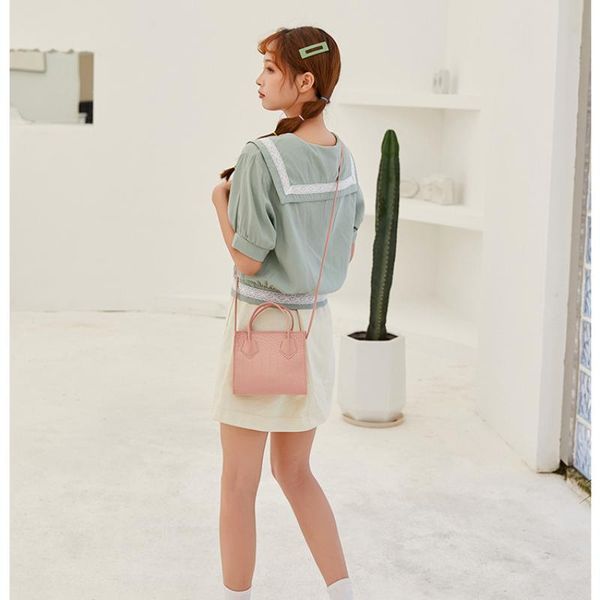 evening bags female bag 2021 european and american fashion ladies crocodile pattern shoulder messenger handbag small
evening bags female bag 2021 european and american fashion ladies crocodile pattern shoulder messenger handbag small