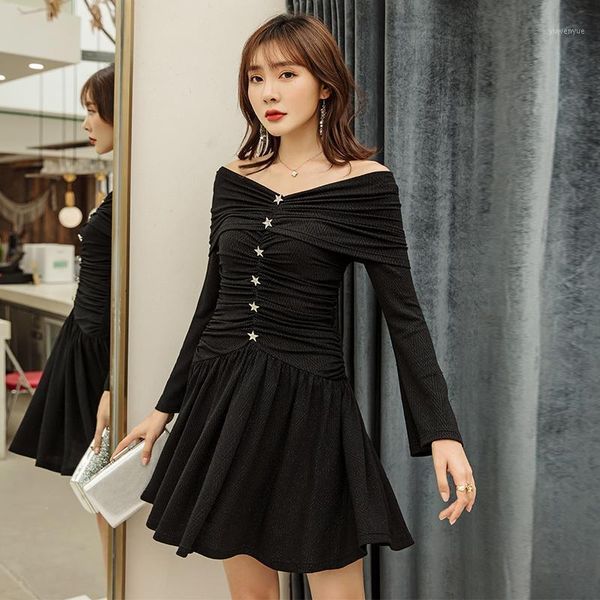 casual dresses yigelila autumn arrivals black slash neck single breasted short dress a-line solid flare sleeves with button 65412, Black;gray
casual dresses yigelila autumn arrivals black slash neck single breasted short dress a-line solid flare sleeves with button 65412, Black;gray