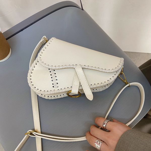design french minority female 2021 spring and summer new fashion net red versatile ins single shoulder messenger bag saddle bag
design french minority female 2021 spring and summer new fashion net red versatile ins single shoulder messenger bag saddle bag