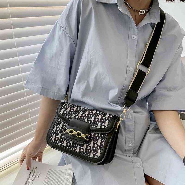 2022 factory wholesale new red small female summer broadband one shoulder square simple saddle
2022 factory wholesale new red small female summer broadband one shoulder square simple saddle