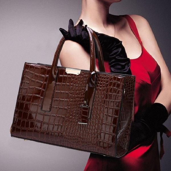 evening bags crocodile pattern handbags european and beautiful big business large-capacity one-shoulder messenger tote
evening bags crocodile pattern handbags european and beautiful big business large-capacity one-shoulder messenger tote