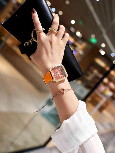 brand luxury watches classic fashion watch designer watch 2021 summer ten women's for small consumers and swarovski, Slivery;brown
brand luxury watches classic fashion watch designer watch 2021 summer ten women's for small consumers and swarovski, Slivery;brown