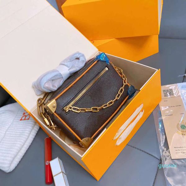 women's luxury diagonal bags designer classic letter print handbag fashion with chain colorful shoulder bag 2021
women's luxury diagonal bags designer classic letter print handbag fashion with chain colorful shoulder bag 2021