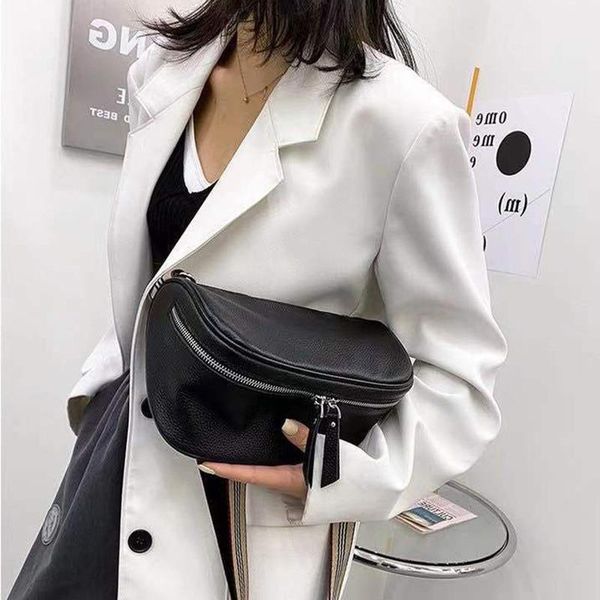 foreign trade ladies layer cowhide mother shoulder leather messenger female bag middle-aged first underarm uwgee
foreign trade ladies layer cowhide mother shoulder leather messenger female bag middle-aged first underarm uwgee