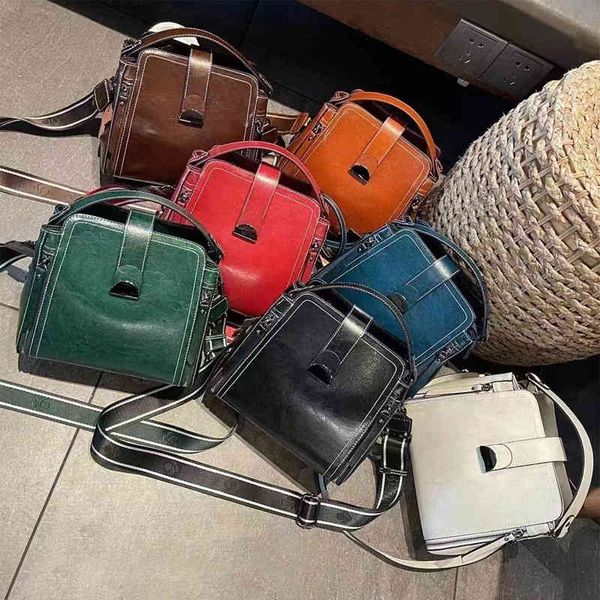 design hand leather 2021 new crossbar versatile spring bucket leather women's casual single shoulder bag, Red;black
design hand leather 2021 new crossbar versatile spring bucket leather women's casual single shoulder bag, Red;black